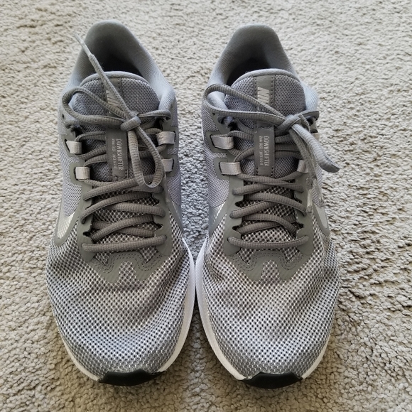 Nikes - Picture 2 of 5